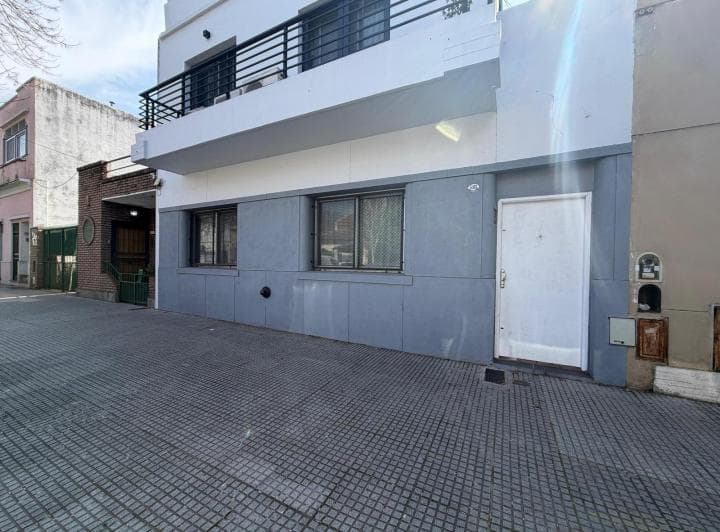 Venta PH Monombiente con Entrepiso Villa Urquiza a Reciclar - 2