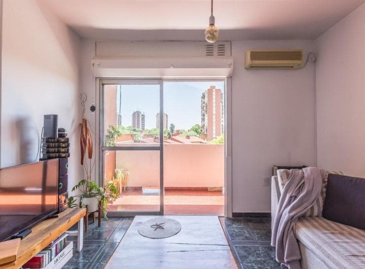 Venta - Departamento 4 Ambientes - Balcón - Flores - 2