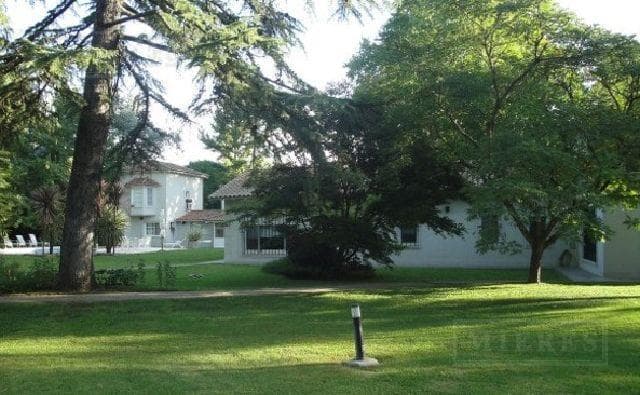 Casa Sobre Importante Lote de 5.500 m² en Highland Park - 3