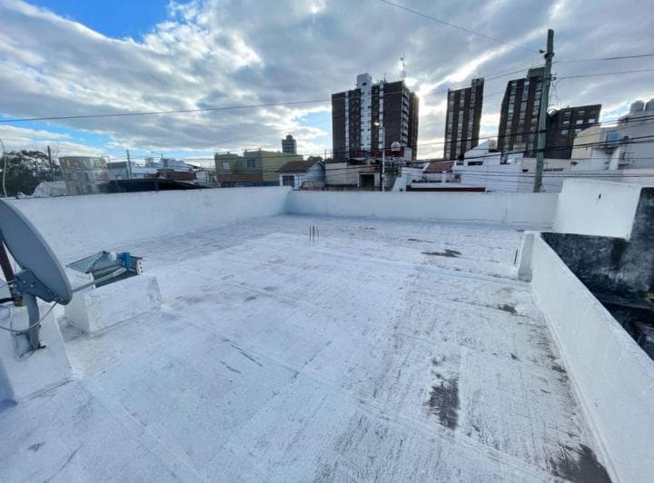 Venta Casa Lote Propio en Gerli con Terraza - 2