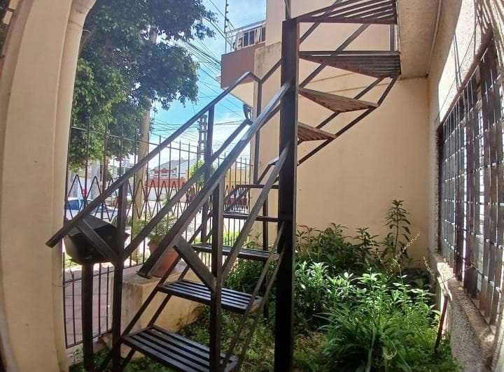 Casa P. H 4 Ambientes P. Baja y Departamento en Planta Alta - 5