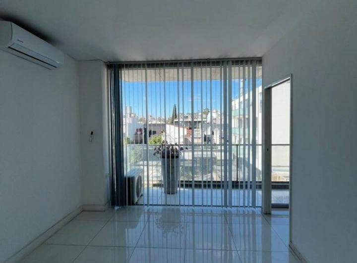 Departamento Monoambiente con División Para 2 Ambientes - Uso Exclusivo Profesional - 3