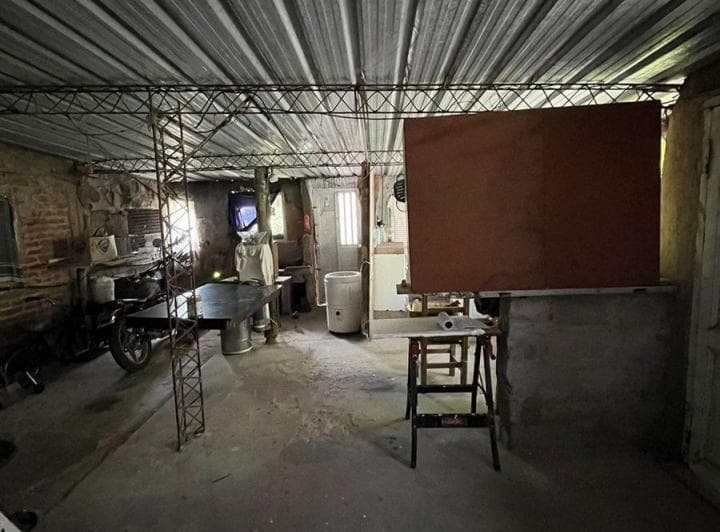 Se Vende Casa a Remodelar con Amplio Terreno - 3
