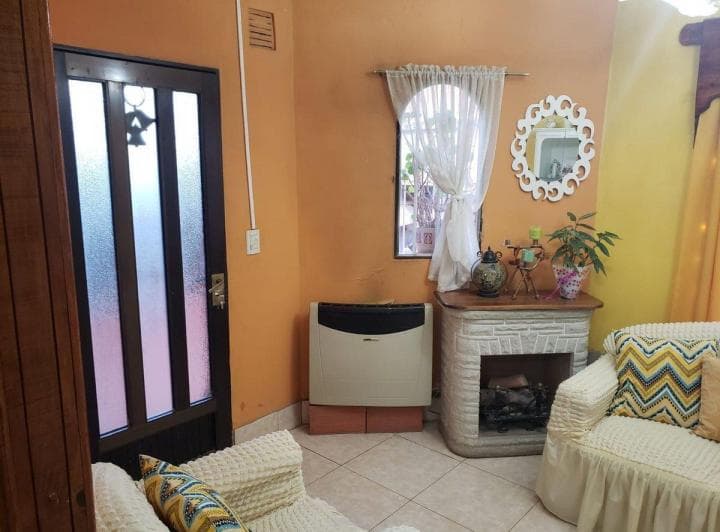 Venta Casa Tres Dorm. con Dpto - 4