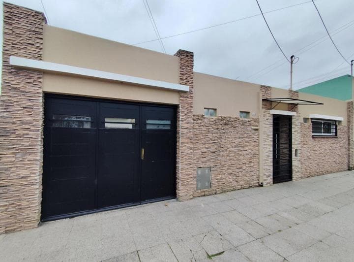Venta Casa 3 Amb con Garage Doble y Patio Interno - 4
