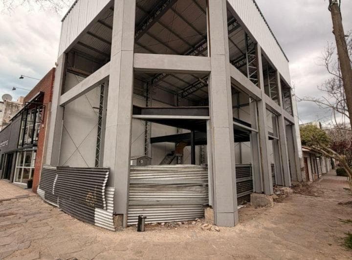 Alquilo Esquina Av Colon y Funes Local con Entrepiso 170 m a Estrenar U$s 3500za - 2