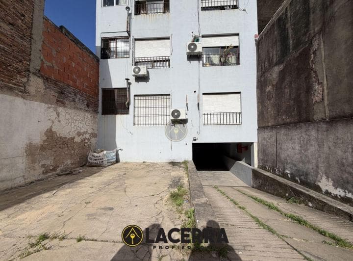 Venta Cochera - Profesor F. Agüer Al 4900 - 5