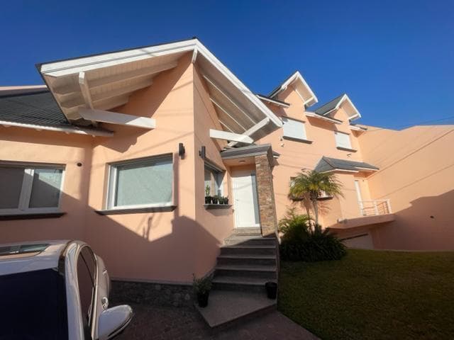 Venta de Casa 5 Ambientes de Categoría en Ramos Mejía - 3