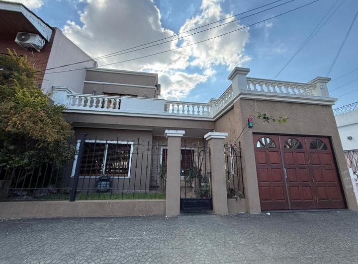 Amplia, Cómoda y Amueblada Casa en Alquiler de 1ra Categoría - 2