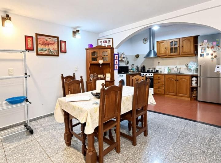 Casa 4 Ambientes en Venta con Departamento - 3