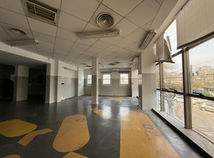 Alquiler Comercial, Edificio en Block, San Isidro - 4