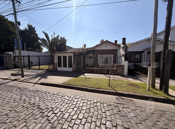 Casa en Villa Ballester - Venta - Calle Congreso - Zona Residencial - Cuatro Ambientes. - 2