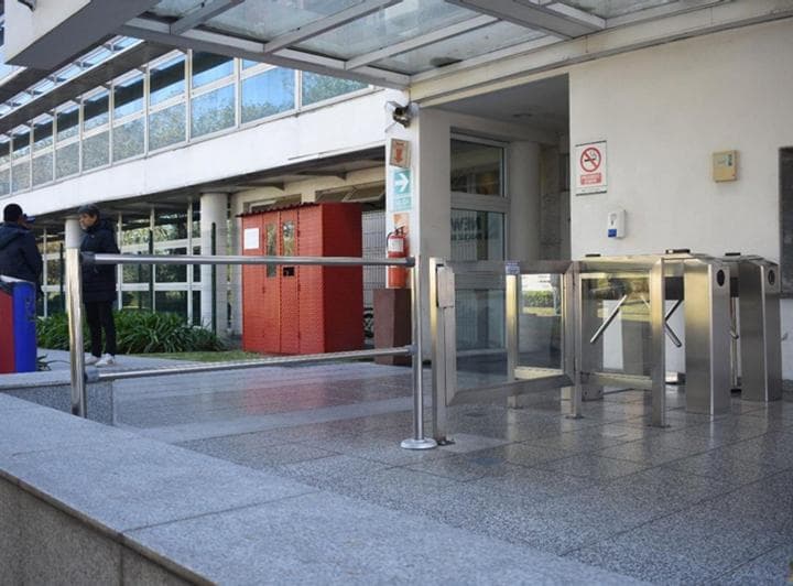 Alquiler Deposito con Oficinas Parque Newton - 3