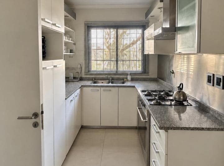 Casa en Venta / Alquiler — Barrio River - 2