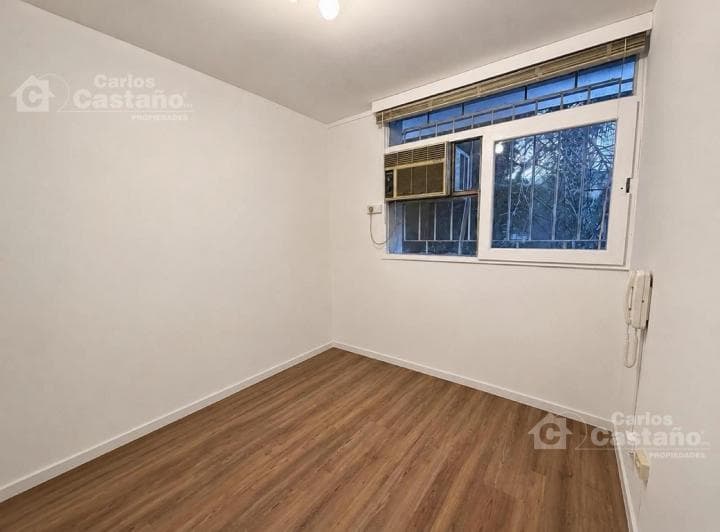 1 C/av. Maipú. Excelente 1 Ambiente P/baja Frente. T/ph 15 m² Apto Profesional. - 3