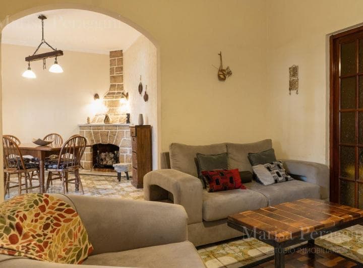Chalet 5 Amb. en Venta. con Parque y Garage Para 2 Autos. Barrio Pileta - 4