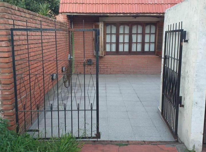 PH de 3 Ambientes con Dos Cocheras en Barrio El Progreso - 2
