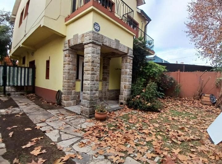 Casa 4 Ambientes con Jardin - 2