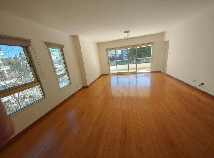 Excepcional Unidad en Esquina, 3 Dorm. Llena de Luz - 4