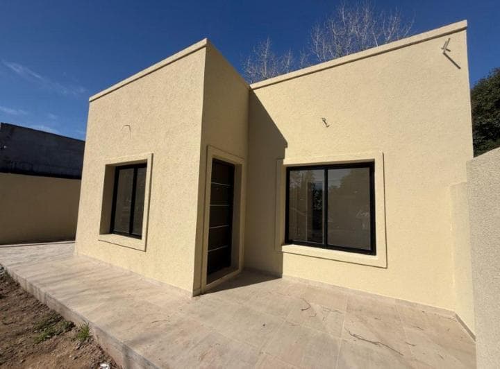 Casa 2 Dorm. a Estrenar! Calle 121 E/ 60 y 62 – General Belgrano. Zona Cercana a Barrio - 2