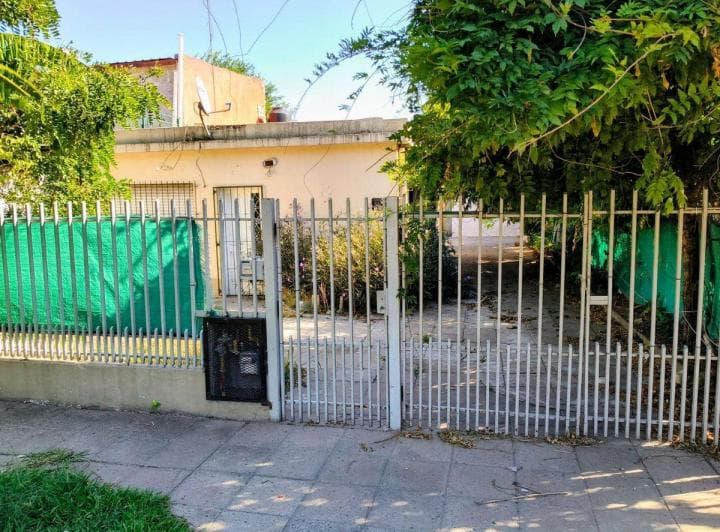 Casa Venta La Reja a Refaccionar (2 Casas) - 2