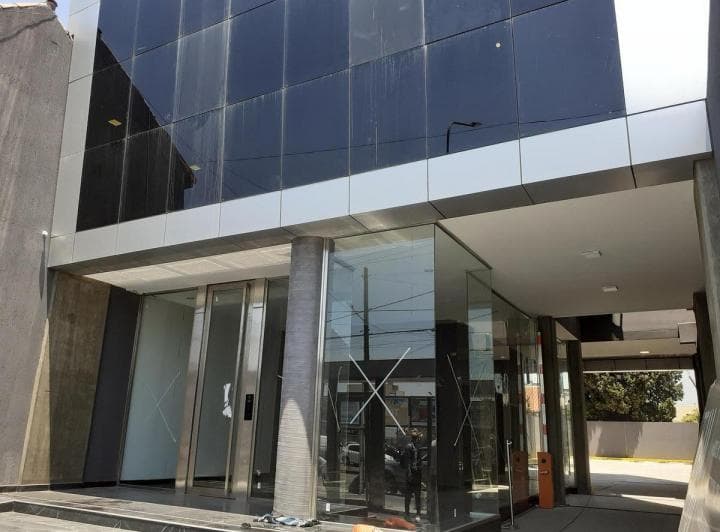 Alquiler de Oficinas Al Frente y Contrafrente, en Ramos Mejía - Diferentes Pisos - 3