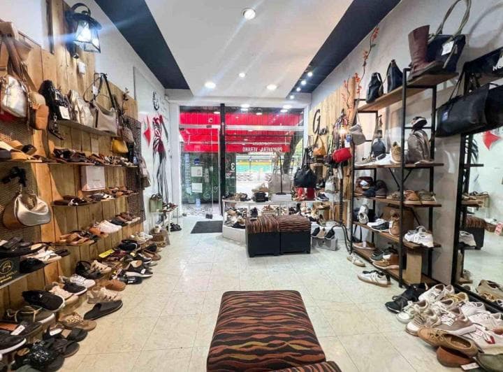 Venta de Local en Nuñez Mas Departamento - 5