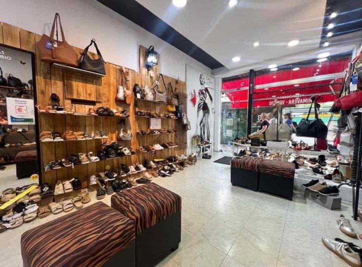 Venta de Local en Nuñez Mas Departamento - 4