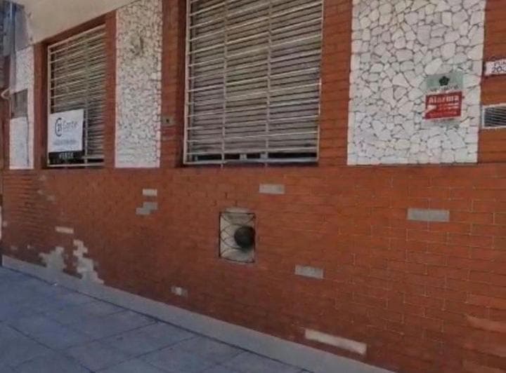 Venta Casa 7 Amb. a Refaccionar Parque Chacabuco - 2