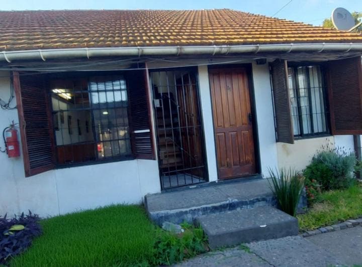 PH 2 Ambientes Patio Semicubierto Cercano a Unlam - 2