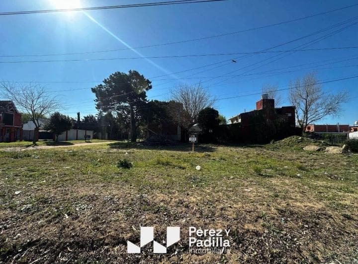Terreno en Costa Azul a 5 Cuadras del Mar - Oportunidad Constructor - 2