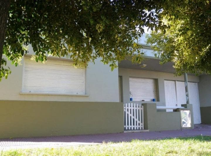 Casa en Venta - 2 Dorm. 1 Baño - Cochera - 600 m² - Chillar, Azul - 2