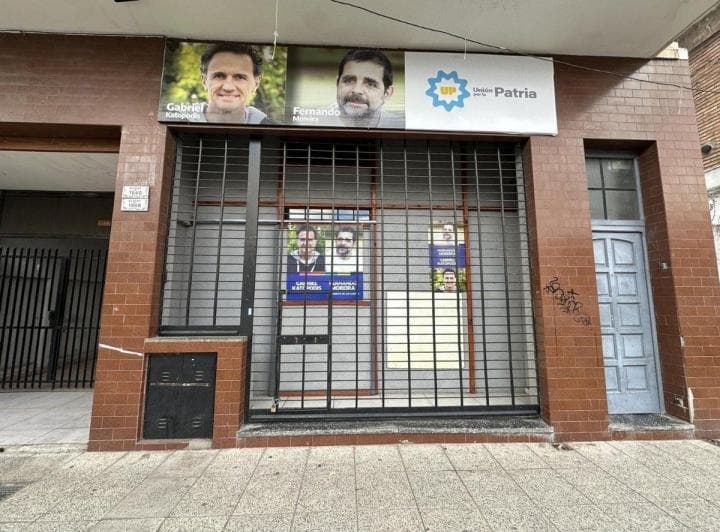 Venta Edificio con Local Comercial a Refaccionar - 2