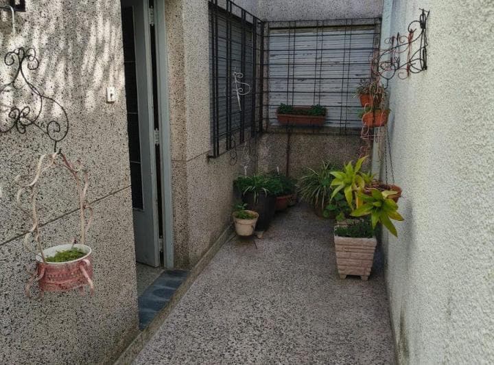 Amplio PH 3 Ambientes Ingreso por Pasillo - con Patio y Terraza - 2