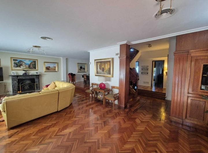 Venta Casa 7 Amb, Jardin/pileta Parque Chacabuco - 2