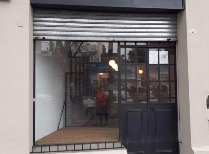 Local Comercial en Alquiler en Parque Chacabuco - 2