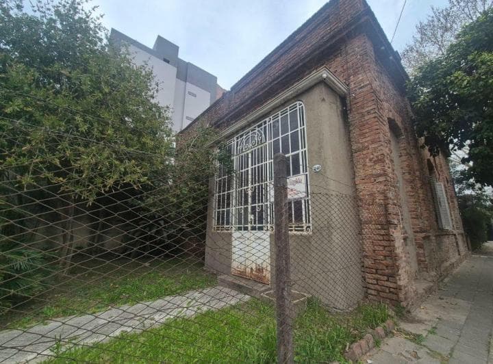 Casa de 260 m² con 4 Habitaciones en Venta en Santos Lugares - 2