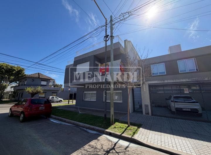 Departamento 3 Ambientes en Venta - a Refaccionar - 2