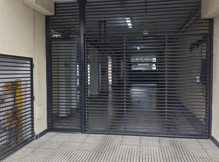 Venta Cochera en Parque Chacabuco - 2