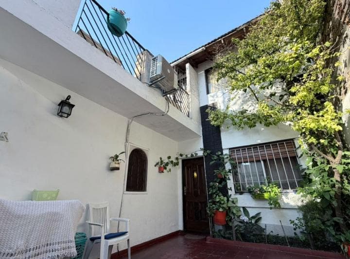 Tipo Casa 5 Ambientes, Ideal Para 2 Familia! "Apto Crédito" Patio/cochera. 2 Terrazas. 2 Baños. - 3
