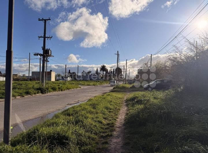 En Venta Lote de Terreno en Zona Residencial E Industrial - 4