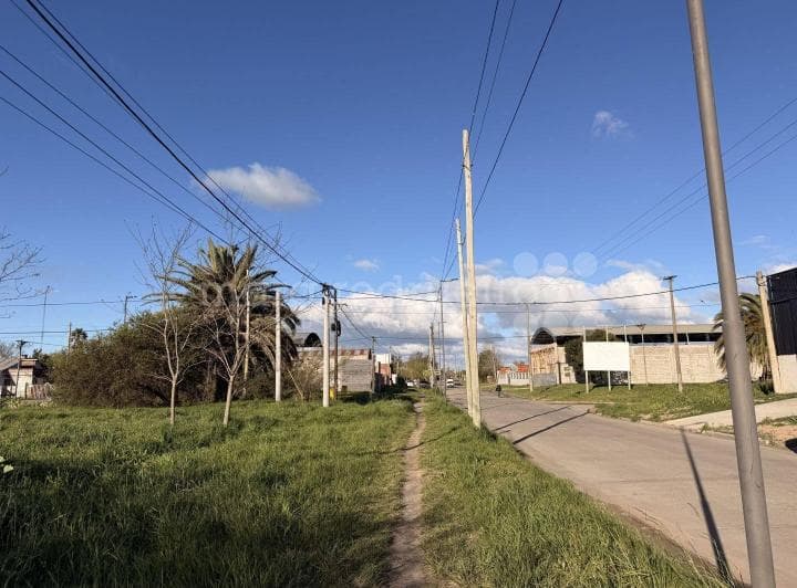 En Venta Lote de Terreno en Zona Residencial E Industrial - 3