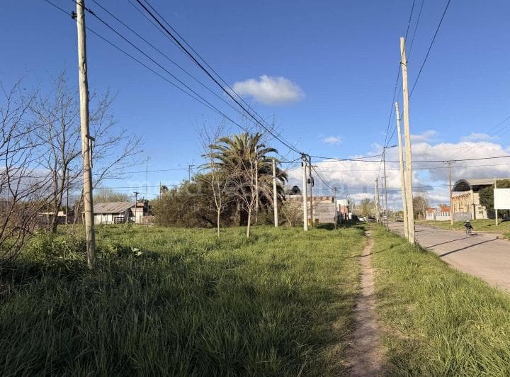 En Venta Lote de Terreno en Zona Residencial E Industrial - 2