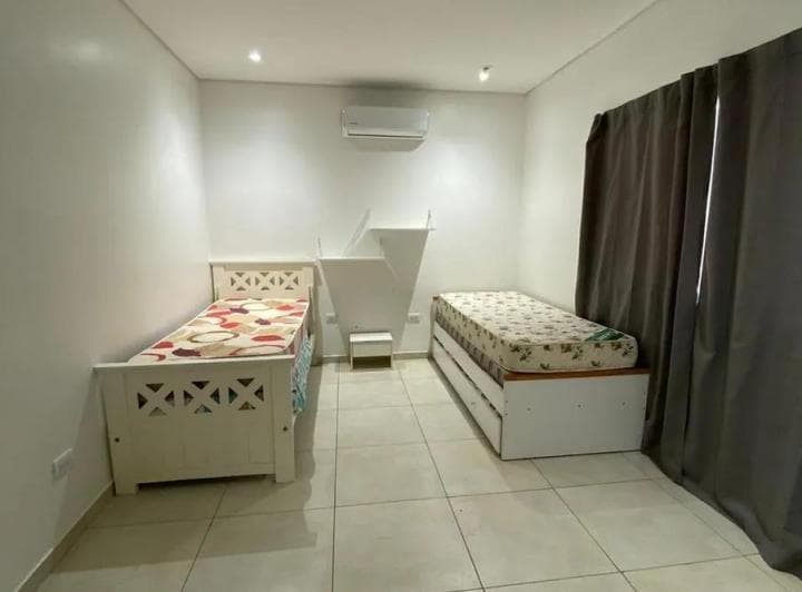 Casa en Venta - 4 Dorm. 4 Baños - La Matanza - 4