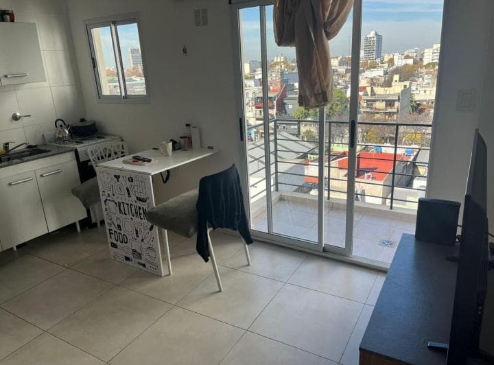 Departamento en Boedo de 3 Ambientes con Terraza Propia y Lavarropas en Alquiler Expensas Incluidas! - 2