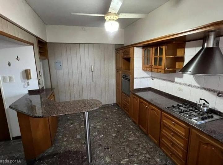 Casa en Venta - 2 Dorm. 3 Baños - La Matanza - 2