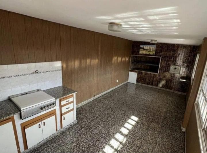 Casa en Venta - 2 Dorm. 3 Baños - La Matanza - 5