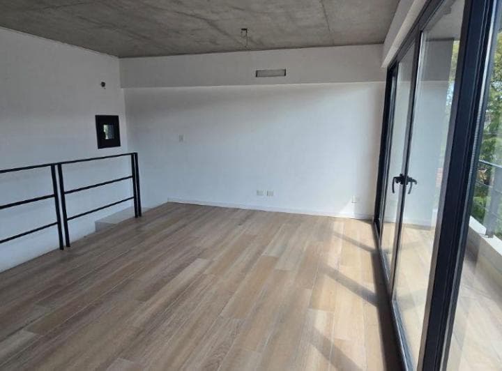 Departamento de 60 m² con 1 Dormitorio en Alquiler en S. Isidro. Fte a Plaza. Cochera y Terraza Ppia - 5