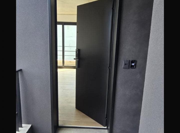Departamento de 60 m² con 1 Dormitorio en Alquiler en S. Isidro. Fte a Plaza. Cochera y Terraza Ppia - 3