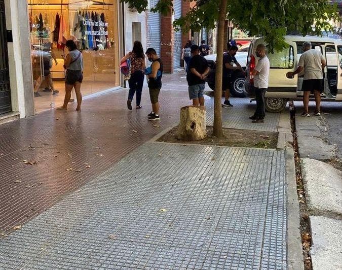 Local Comercial Sobre Av Boedo - 2